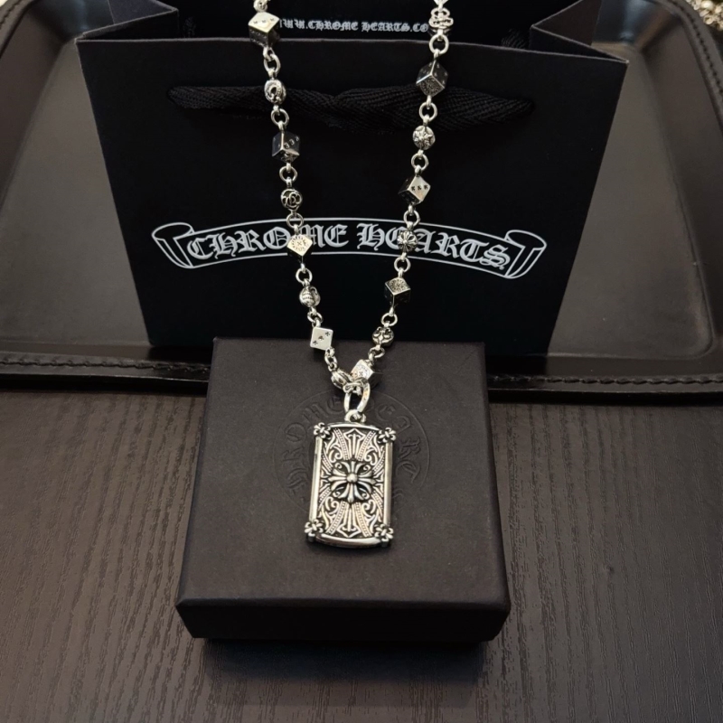 Ch*0me He**ts necklaces